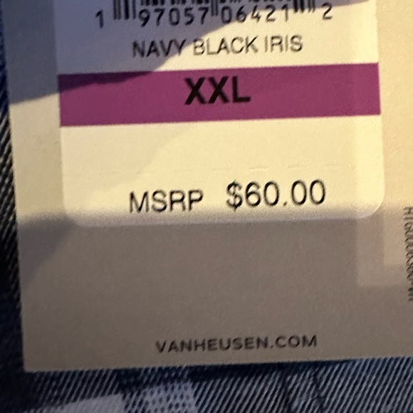 🙌🤟💟💚💖HP Van Heusen Navy and White Plaid Men’s Shirt - Picture 9 of 11
